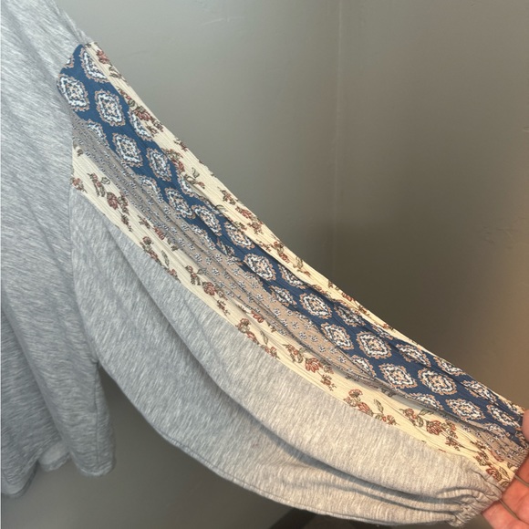 Boho style top with cute flowy sleeves.  Jade by Jane, size 1X - Picture 3 of 4